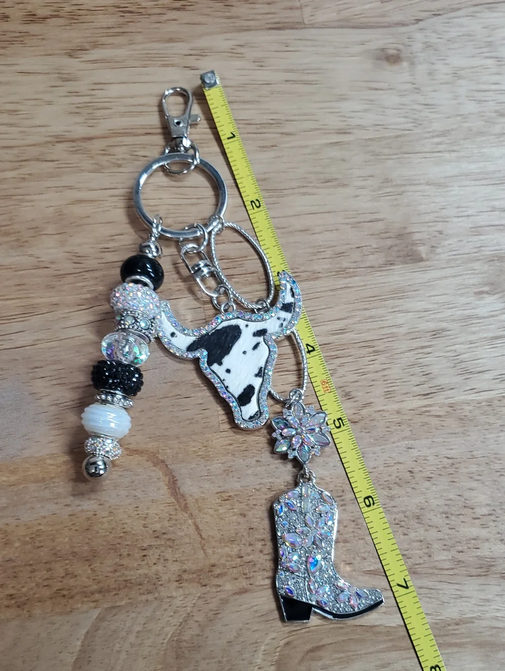 Western Style Black And White Keychain